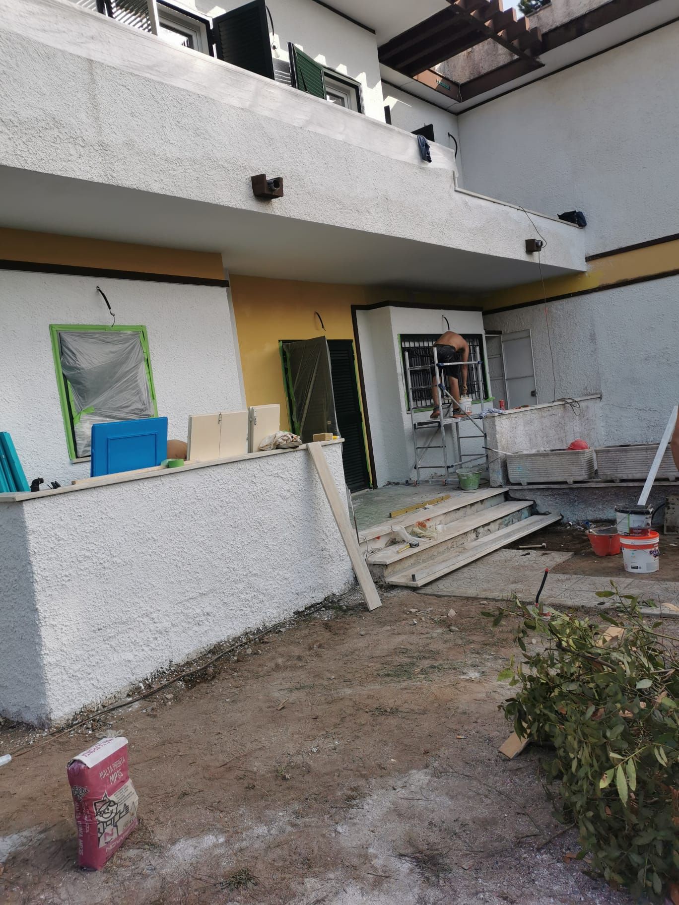 Villetta: rifacimento interni ed esterni