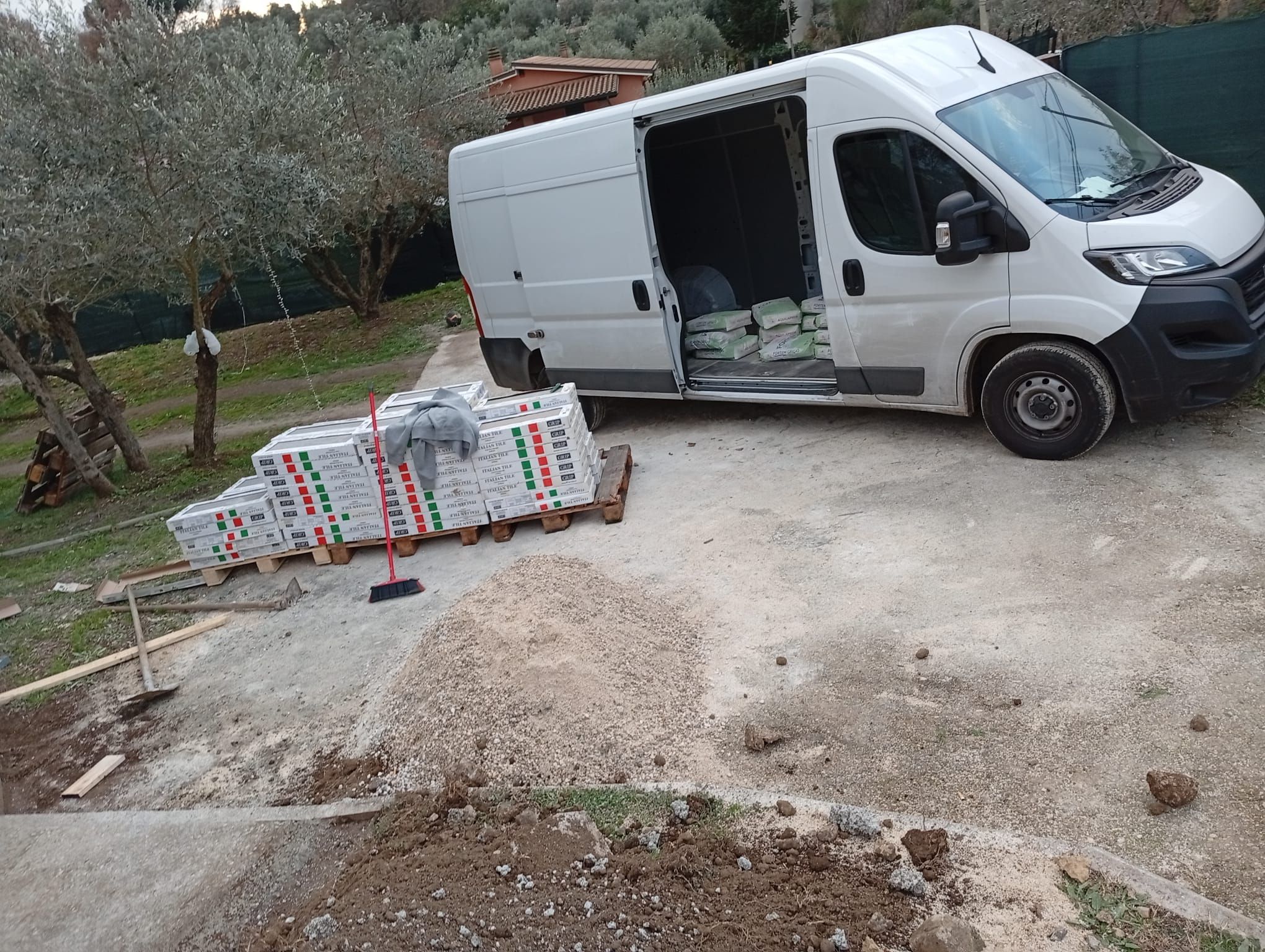 Villetta: rifacimento interni ed esterni