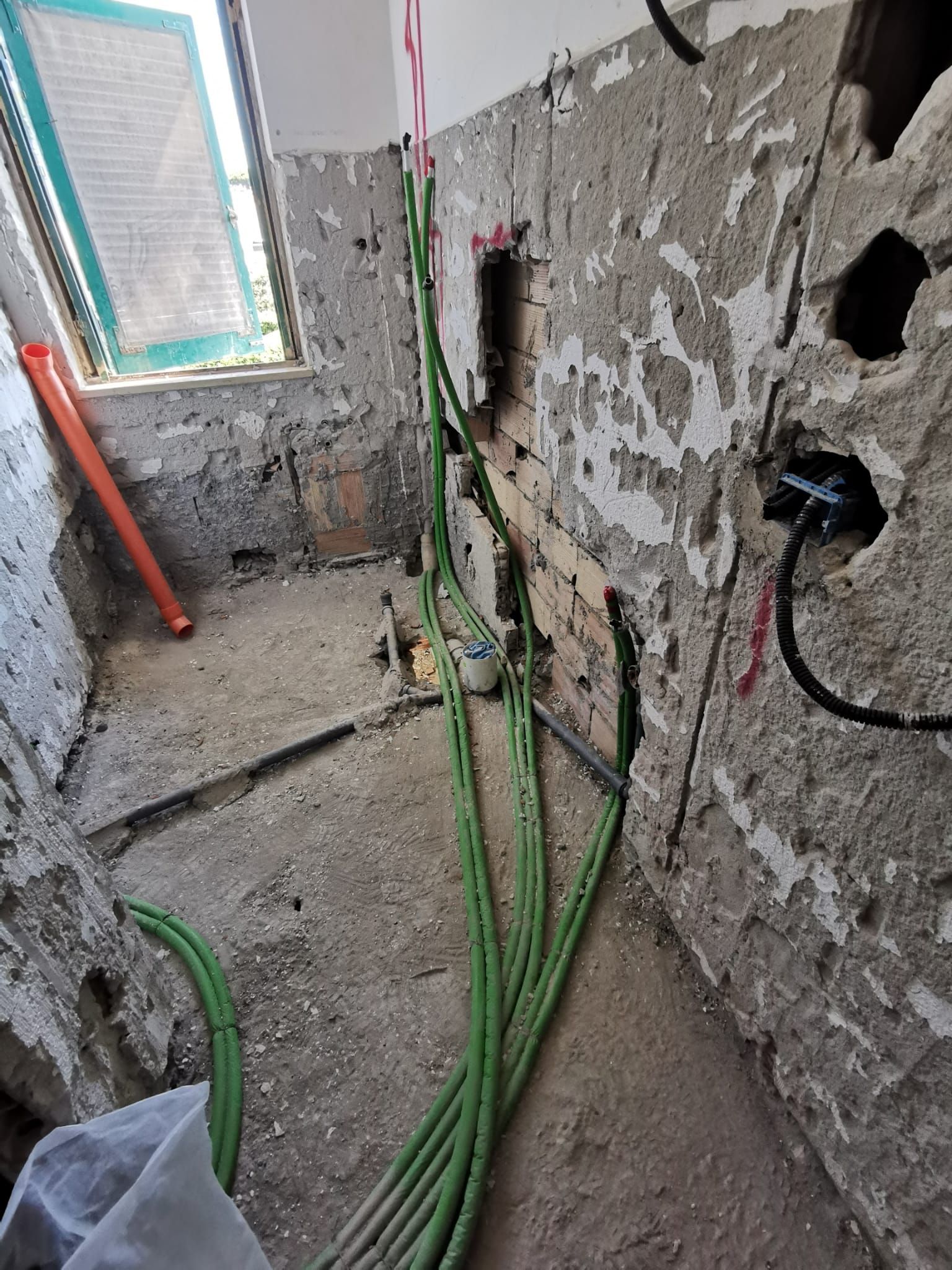 Villetta: rifacimento interni ed esterni