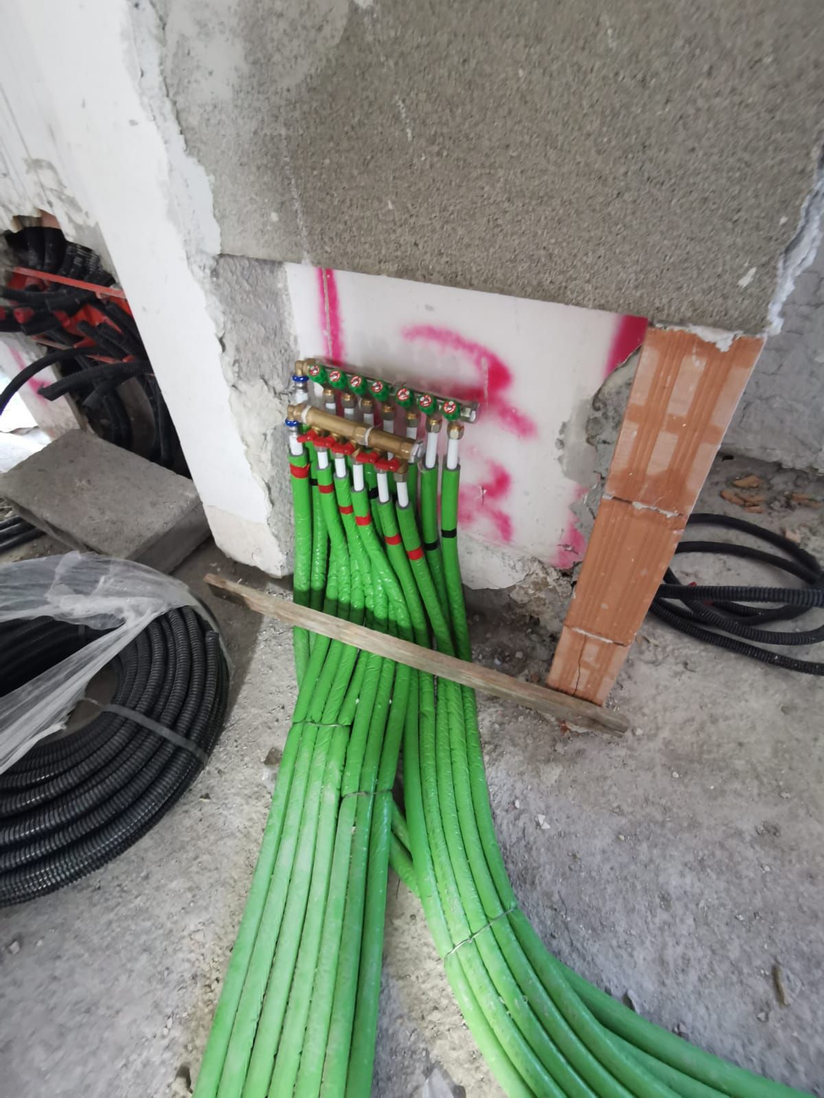 Villetta: rifacimento interni ed esterni