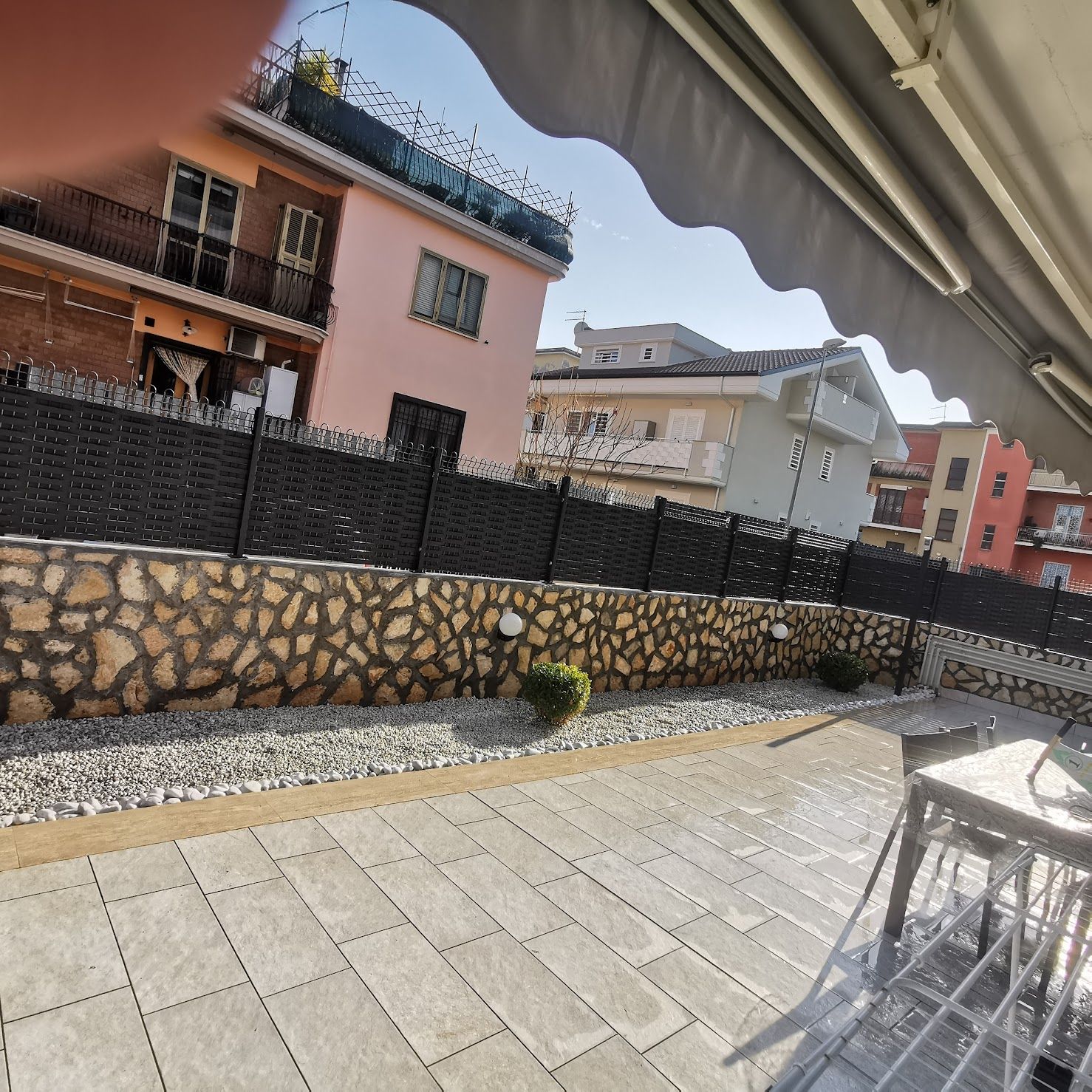 Villetta: rifacimento interni ed esterni